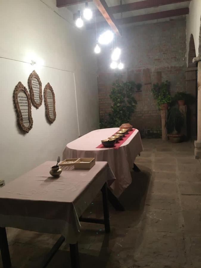 Panchkote Raj Ganges Bed and Breakfast Varanasi Exteriör bild